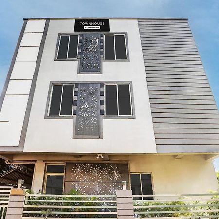 Super Townhouse Chandrasekharpur Bhuvanesvar Kültér fotó